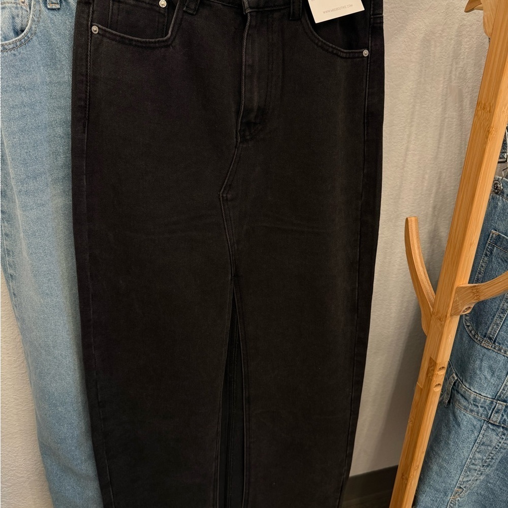 Black Denim Maxi Skirt with Front Slit - Picture 5 of 6